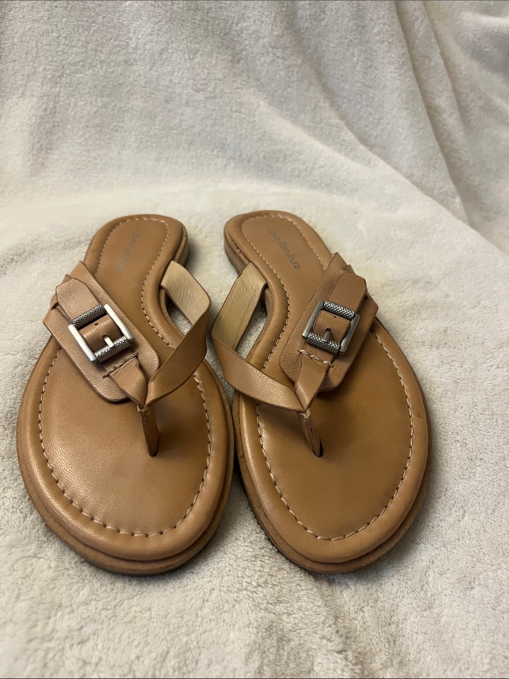 Calvin Klein Jeans Women’s Tan Leather Buckle Thong Sandals